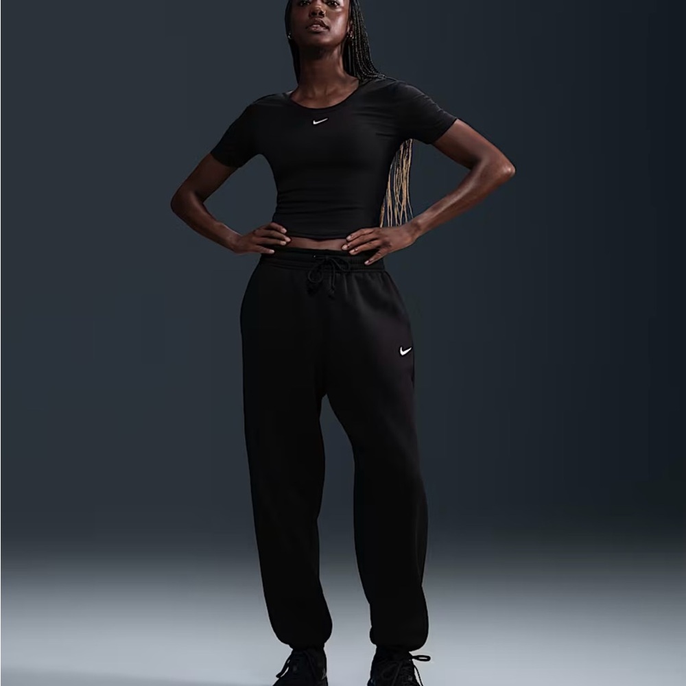 Black Nike Sportswear Phoenix Fleece - XS Short